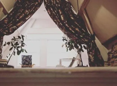 Casa de hóspedes Bookstor Atelier 3*