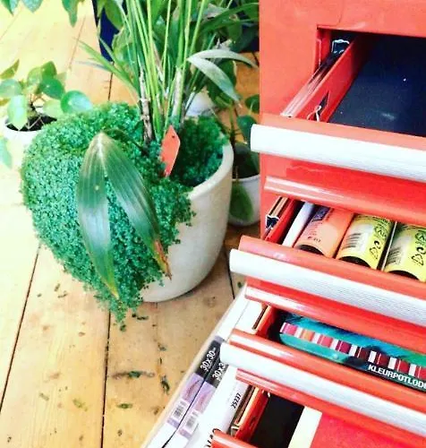 Πανσιόν Bookstor Atelier 3*