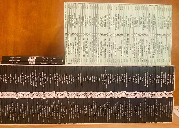 Bookstor Atelier Πανσιόν 3*