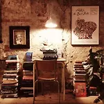 Guest house Bookstor Atelier The Hague