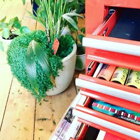 Guest house Bookstor Atelier 3*