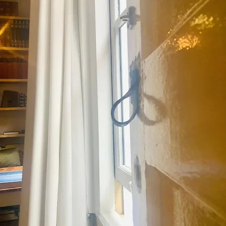 Bookstor Atelier Guest house