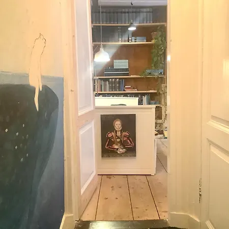Guest house Bookstor Atelier The Hague