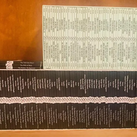 Bookstor Frühstückspension *