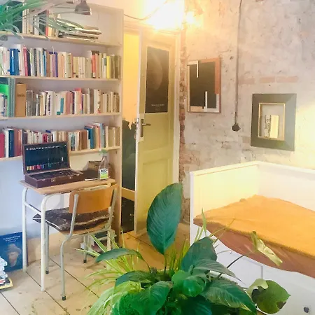 Guest house Bookstor Atelier