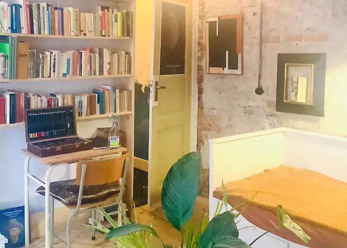 Pensión Bookstor Atelier