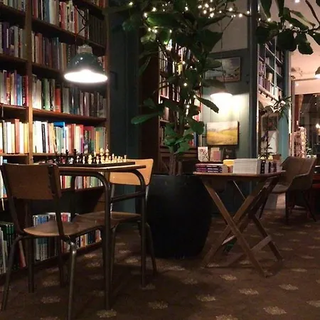 Bookstor Atelier 3* Lahey