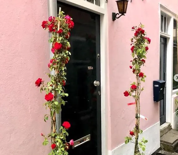 Bookstor Atelier 3* Den Haag